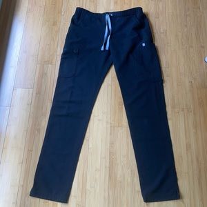 Figs Yola Small tall, scrub pants, note slight discoloration on left knee